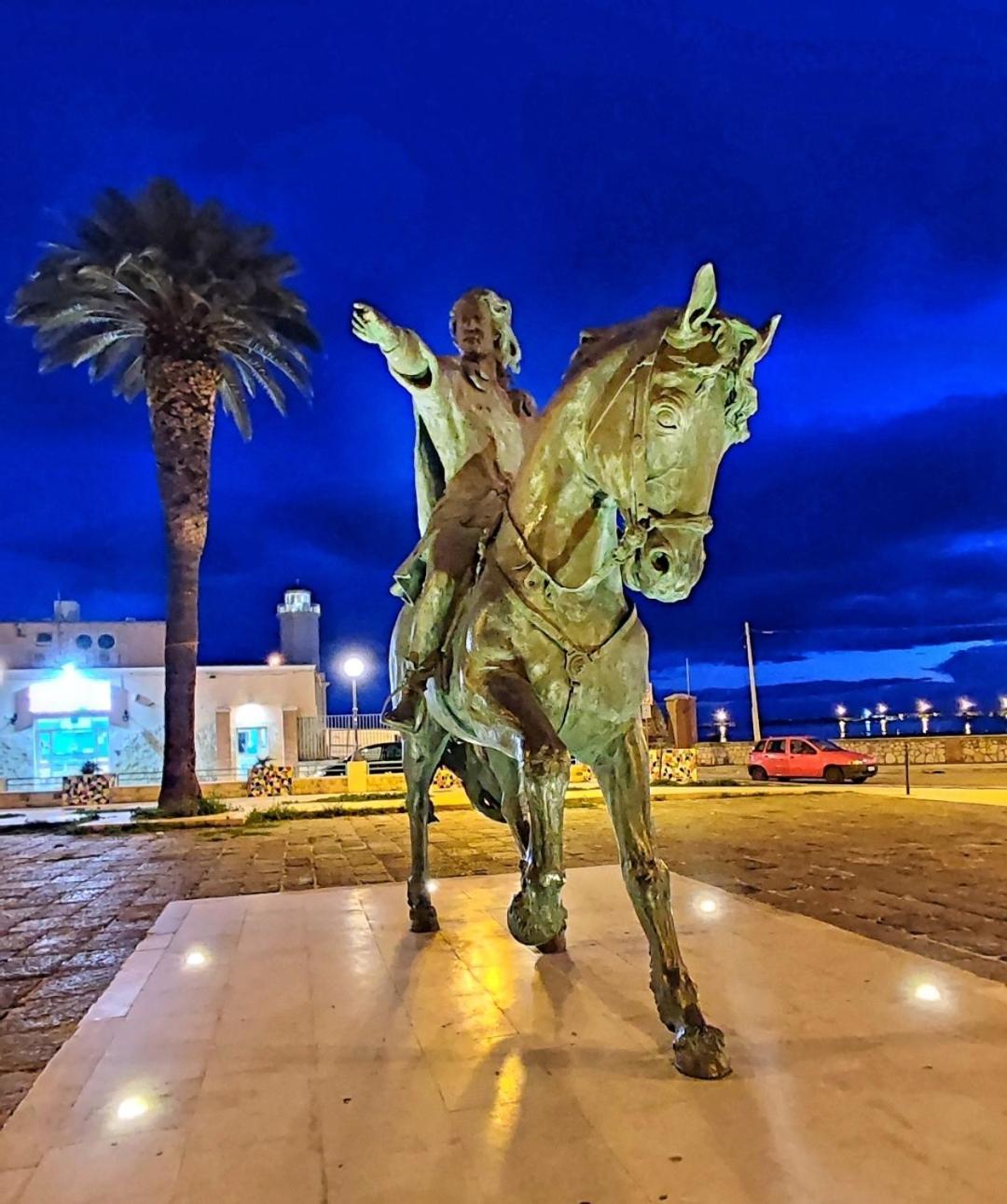 Appartamento Dimora Della Marchesa - Al Duomo Manfredonia Esterno foto
